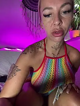 CheekyChels online show from 09/25/25, 06:39