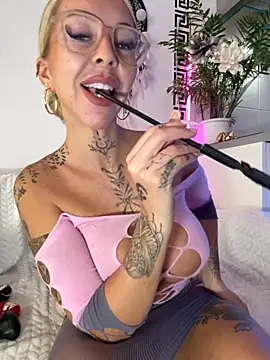 CheekyChels online show from 10/29/25, 11:45