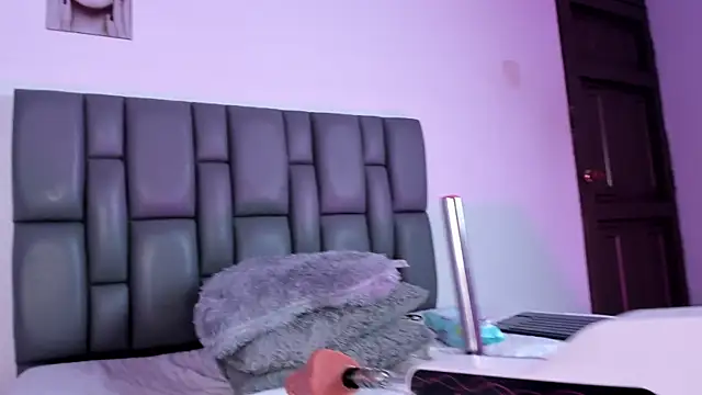 Snapshot of kathy_bakerr chatting on 03/22/25, 11:20 kathy bakerr online show from 03/22/25, 11:20