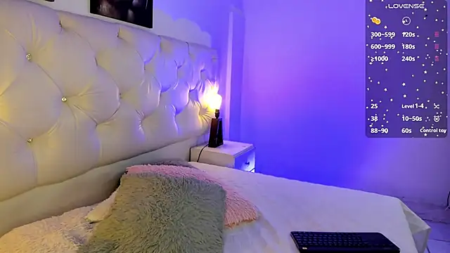 Snapshot of kathy_bakerr chatting on 10/30/25, 01:56 kathy bakerr online show from 10/30/25, 01:56