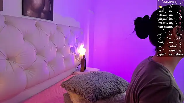 Snapshot of kathy_bakerr chatting on 11/17/25, 01:28 kathy bakerr online show from 11/17/25, 01:28