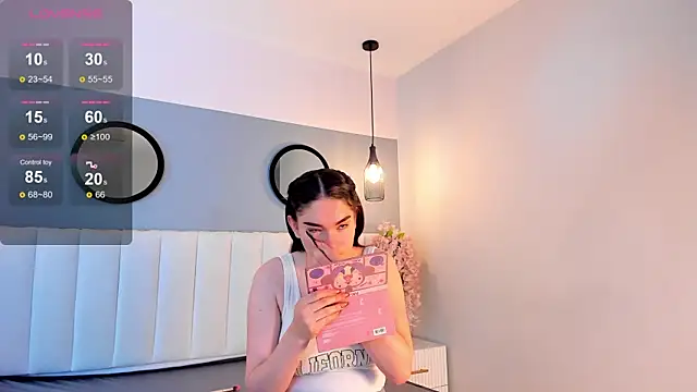 Snapshot of chelsea_bolton_ chatting on 04/05/26, 12:35 chelsea bolton online show from 04/05/26, 12:35