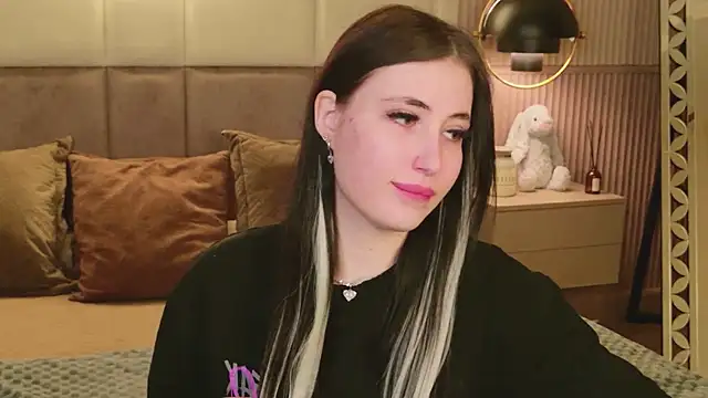 EmmaLawrens online show from 04/26/26, 10:46