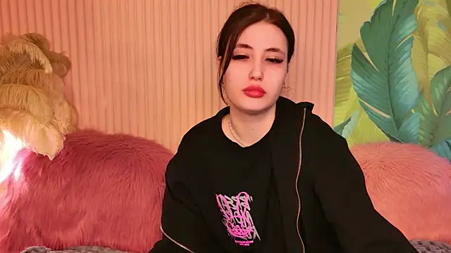 EmmaLawrens online show from 05/02/26, 05:23