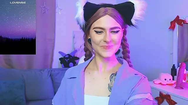 Emily  Mooree online show from 01/19/25, 07:25