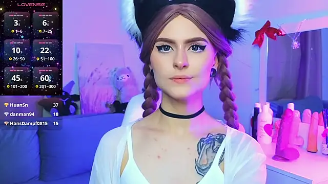 Emily  Mooree online show from 01/24/25, 07:41