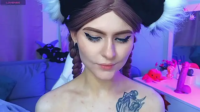 Emily  Mooree online show from 02/03/25, 10:58