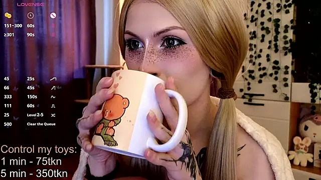 Emily  Mooree online show from 10/01/25, 05:35