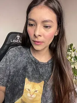 Snapshot of Aleska_Miami chatting on 06/24/26, 04:17 Aleska Miami online show from 06/24/26, 04:17