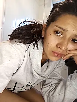 Snapshot of Cleo_Hott chatting on 03/15/25, 12:24 Cleo Hott online show from 03/15/25, 12:24