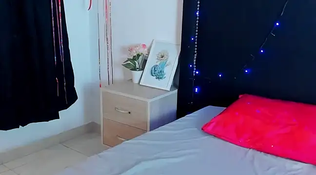 Snapshot of Cleo_Hott chatting on 03/21/25, 10:17 Cleo Hott online show from 03/21/25, 10:17