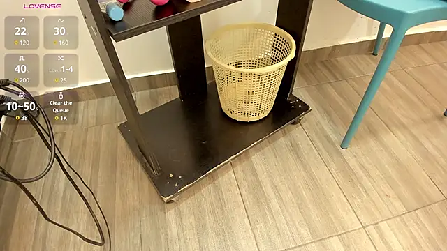 Snapshot of Thifany_Hampton_ chatting on 03/07/25, 07:49 Thifany Hampton online show from 03/07/25, 07:49