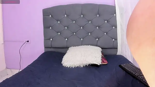 Snapshot of naomii_0 chatting on 10/03/25, 01:19 naomii 0 online show from 10/03/25, 01:19