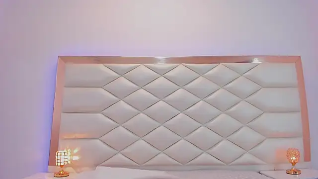 Snapshot of MiaQueen021 chatting on 01/21/25, 12:29 MiaQueen021 online show from 01/21/25, 12:29