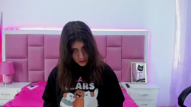 Snapshot of MiaQueen021 chatting on 03/17/25, 08:09 MiaQueen021 online show from 03/17/25, 08:09