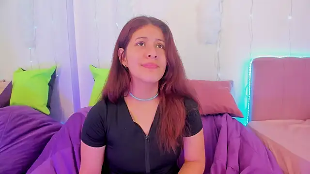 Snapshot of MiaQueen021 chatting on 10/07/25, 12:57 MiaQueen021 online show from 10/07/25, 12:57