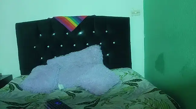 Snapshot of boysLittle chatting on 03/16/25, 01:17 boysLittle online show from 03/16/25, 01:17