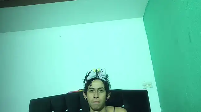 Snapshot of boysLittle chatting on 03/17/25, 12:04 boysLittle online show from 03/17/25, 12:04