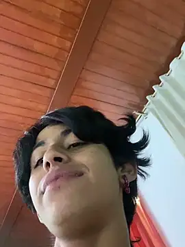 Snapshot of boysLittle chatting on 03/22/25, 08:29 boysLittle online show from 03/22/25, 08:29