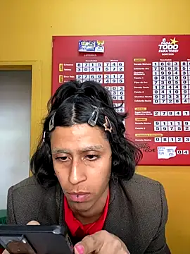 Snapshot of boysLittle chatting on 09/24/25, 09:07 boysLittle online show from 09/24/25, 09:07