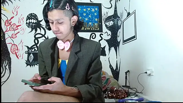 Snapshot of boysLittle chatting on 10/07/25, 03:14 boysLittle online show from 10/07/25, 03:14