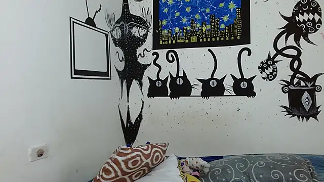 Snapshot of boysLittle chatting on 10/14/25, 10:05 boysLittle online show from 10/14/25, 10:05