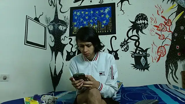 Snapshot of boysLittle chatting on 10/16/25, 11:33 boysLittle online show from 10/16/25, 11:33