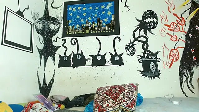 Snapshot of boysLittle chatting on 10/18/25, 01:12 boysLittle online show from 10/18/25, 01:12