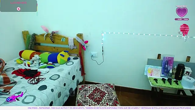 Snapshot of boysLittle chatting on 11/15/25, 06:55 boysLittle online show from 11/15/25, 06:55