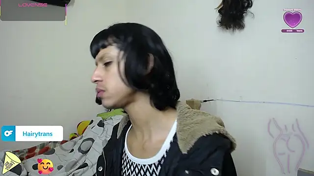 Snapshot of boysLittle chatting on 11/21/25, 03:44 boysLittle online show from 11/21/25, 03:44