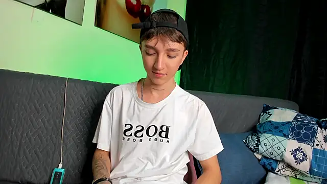 Snapshot of jeremy_salvatore chatting on 01/21/25, 07:37 jeremy salvatore online show from 01/21/25, 07:37