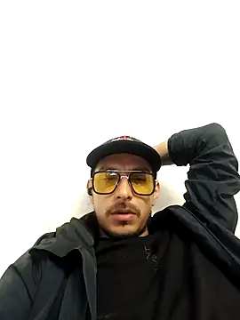 Snapshot of tony-camargo chatting on 01/10/25, 04:12 tony-camargo online show from 01/10/25, 04:12
