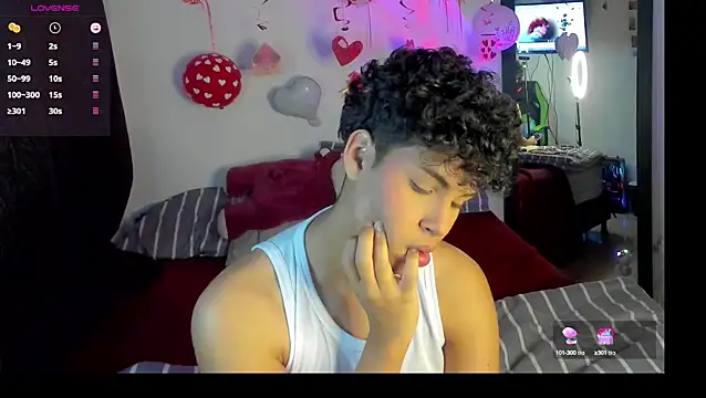 Snapshot of dani_angels__ chatting on 02/13/25, 04:43 dani angels online show from 02/13/25, 04:43