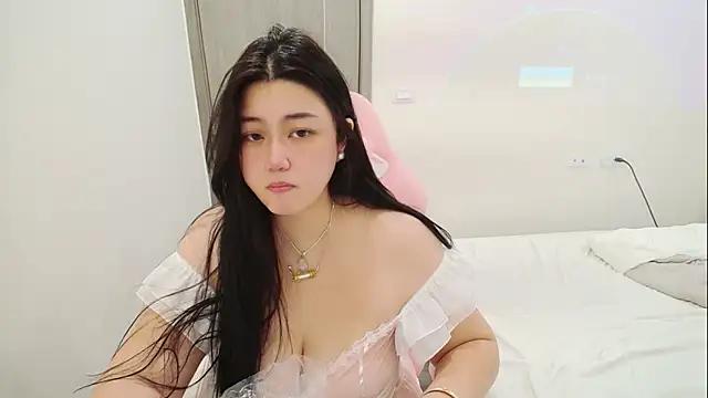 Snapshot of minnie9009 chatting on 03/17/26, 04:50 minnie9009 online show from 03/17/26, 04:50