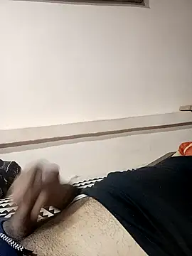 Snapshot of Rajasthani-boy chatting on 01/16/25, 04:50 Rajasthani-boy online show from 01/16/25, 04:50