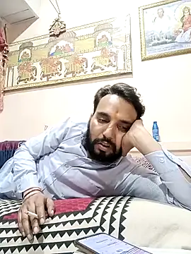 Snapshot of Rajasthani-boy chatting on 03/01/25, 02:34 Rajasthani-boy online show from 03/01/25, 02:34