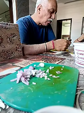 Snapshot of Rajasthani-boy chatting on 03/08/26, 02:37 Rajasthani-boy online show from 03/08/26, 02:37