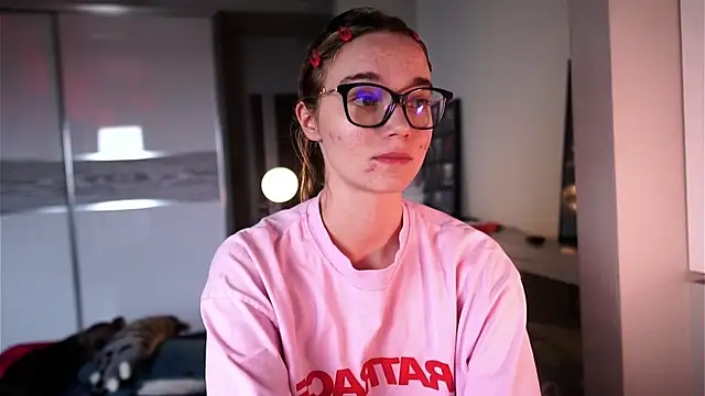 ileanacampbe online show from 10/25/25, 07:27