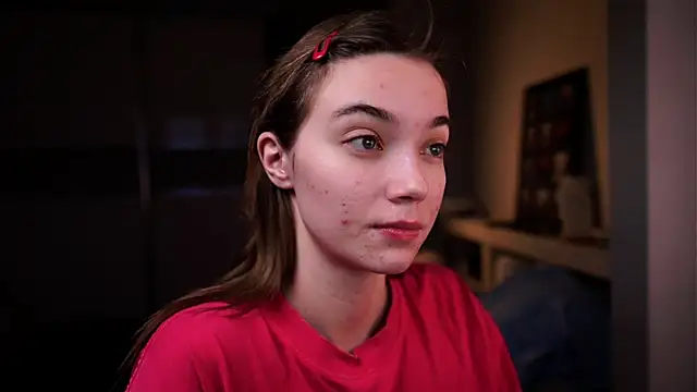 ileanacampbe online show from 12/18/25, 04:51