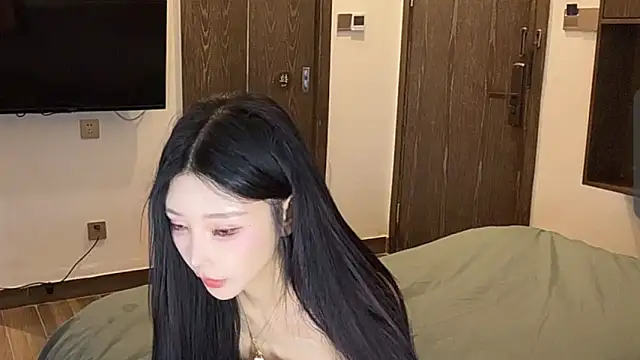 Snapshot of muyan_00 chatting on 10/13/25, 02:17 muyan 00 online show from 10/13/25, 02:17