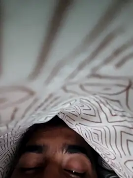 Snapshot of 13lusty chatting on 10/28/25, 04:53 13lusty online show from 10/28/25, 04:53