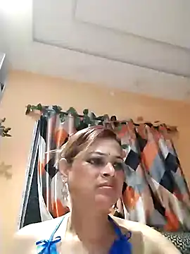 SANA-LEONI online show from 06/18/26, 03:38