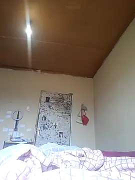 Snapshot of daddysgirly20 chatting on 11/06/25, 06:03 daddysgirly20 online show from 11/06/25, 06:03