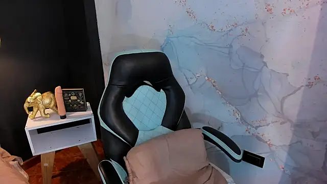 Snapshot of Sara_conde chatting on 01/19/25, 05:28 Sara conde online show from 01/19/25, 05:28