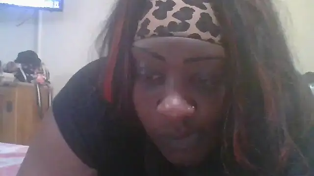 Snapshot of ExoticChocolit chatting on 11/09/25, 12:53 ExoticChocolit online show from 11/09/25, 12:53