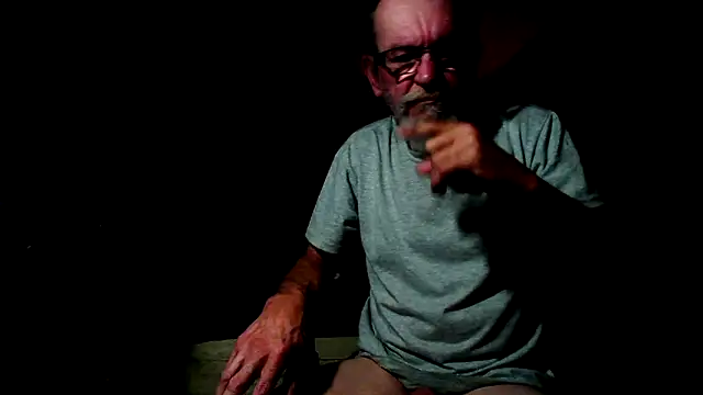 Snapshot of Aldick68 chatting on 03/13/25, 09:43 Aldick68 online show from 03/13/25, 09:43