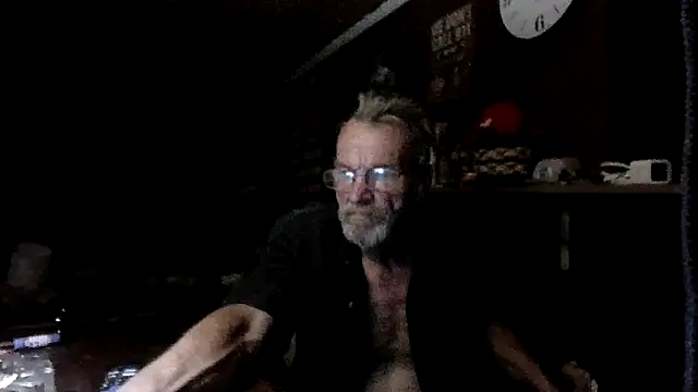 Snapshot of Aldick68 chatting on 04/28/26, 05:56 Aldick68 online show from 04/28/26, 05:56