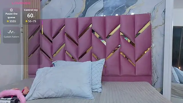 hotiergirl online show from 10/16/25, 12:39