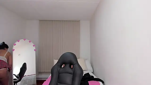  Daniela hot 1 online show from 02/23/25, 03:24