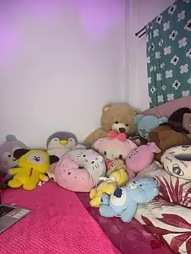 Snapshot of Selesumii chatting on 02/15/26, 11:45 Selesumii online show from 02/15/26, 11:45